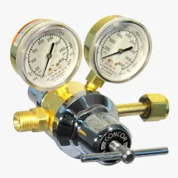 High flow, dual stage cylinder regulator for heavy-duty industrial gas applications